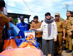 Ratusan Rumah Rusak Diterjang Angin, Bupati Gowa Tinjau dan Serahkan Bantuan