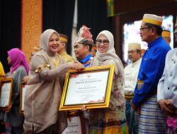 Bupati Gowa Terima Penghargaan di Hari Jadi Sulsel ke-356
