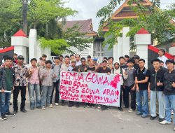 Hasrul Abdul Radjab Rangkul Mahasiswa, Aksi FKP Gowa Berakhir dengan Senyum dan Foto Bersama