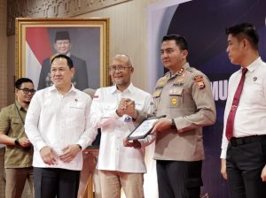 Bank Indonesia Puji Polres Gowa, Serahkan Penghargaan atas Pengungkapan Kasus Yang Palsu 