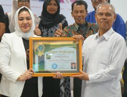 Gerhanita Syam Raih Penghargaan Tokoh Wanita Pejuang UKM Award 2025