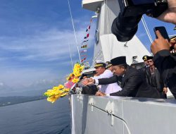 Dankodaeral VI Tabur Bunga di Perairan Morowali di Hari Dharma Samudera di Atas Kapal Perang KRI Marlin-877