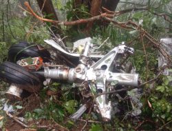 Tim SAR Gabungan Temukan Sejumlah Barang Milik Korban Hingga Bangkai Pesawat ATR 42-500
