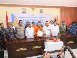 Penyerahan Black Box ATR 42-500 ke Ketua KNKT Kodaeral VI Turut Hadir