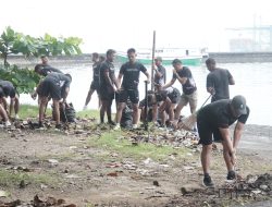 Prajurit Kodaeral VI Konsisten Jaga Kebersihan Pantai Jalaria, Wujud Intruksi Presiden