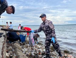 Kodaeral VI Bersama Rakyat Bersihkan Pantai TPI Bonehalang Kepulauan Selayar
