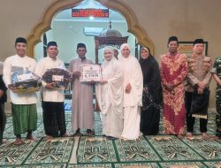 Andi Tenri Walinonong Pimpin Team Safari Ramadhan Pemkab Bone Serahkan Bantuan dan Ajak Tingkatkan Amaliah Ramadhan 