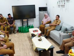 Plt Camat Wajo Dalam Rakor Himbau Lurah Jaga Keamanan dan Kebersihan Jelang Libur Panjang Idul Fitri