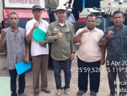Pemkab Barru Serahkan Combine Harvester, Dorong Modernisasi Pertanian dan Tingkatkan Produktivitas
