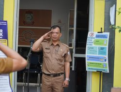 Plt Camat Wajo Tekankan Disiplin Staf dan Optimalkan Pengelolaan Sampah Melalui Aplikasi Simlurah