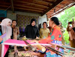 Wagub Fatmawati Rusdi Dorong UMKM Tenun Emas Sidrap Naik Kelas dan Go Market