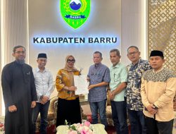 Bupati Barru Serahkan SK Plh. Sekda kepada A. Syarifuddin, Tegaskan Komitmen Keberlanjutan Tata Kelola Pemerintahan