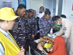 TNI AL Lakukan Bakti Sosial, Ratusan Warga Pulau Kodingareng Lompo Antusias Ikut serta