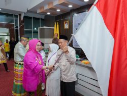 Bupati Barru Andi Ina Kartika Sari Resmi Lepas 164 Jamaah Calon Haji 1447H/2026M