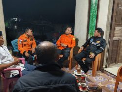 Basarnas Makassar Melakukan Pencarian Korban Terseret Arus Sungai Buakkang