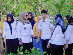 Bupati Barru Andi Ina Pimpin Rabu Bersih ASN di Taman Makam Pahlawan