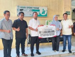 Andi Sudirman Tinjau Langsung RSUD Syekh Yusuf, Serahkan Bantuan Rp1 Miliar Pasca Kebakaran